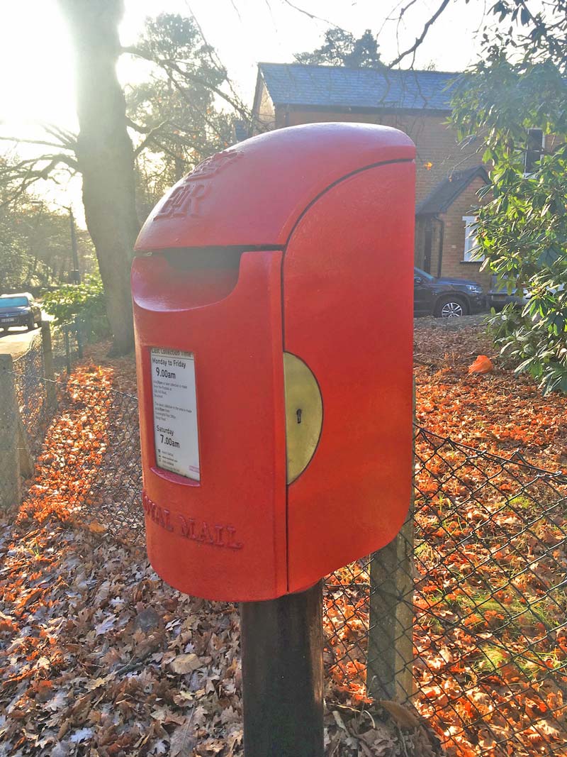 alien postbox