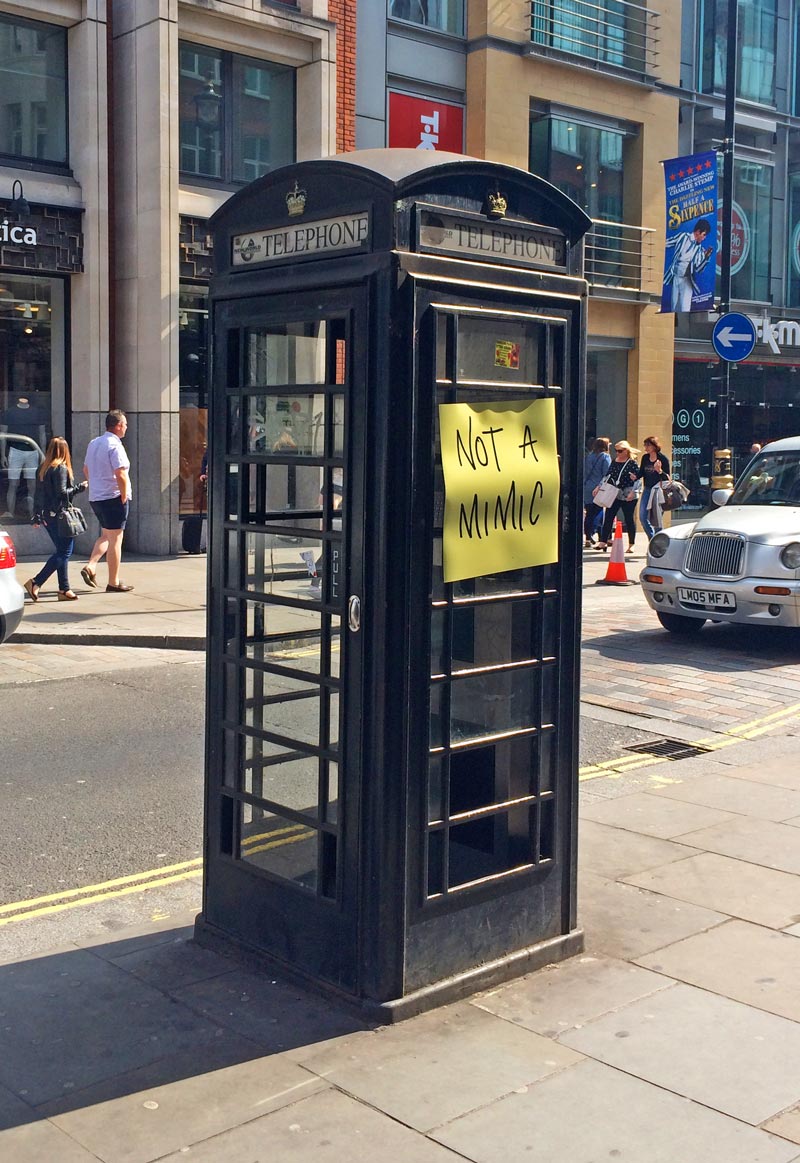fekete telefonfülke London Piccadilly
