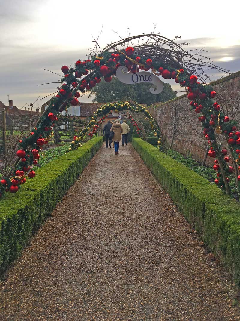 hinton ampner christmas gates