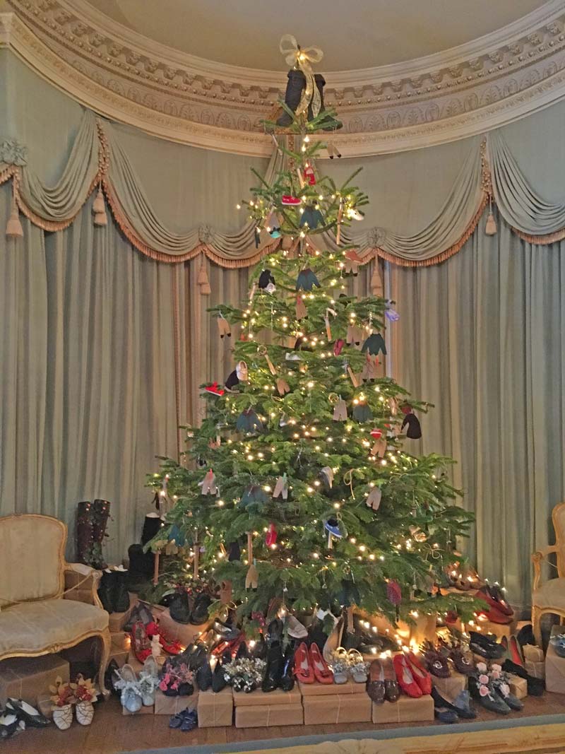 hinton ampner christmas tree grimm