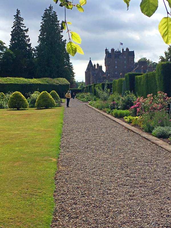 Glamis Castle Garden