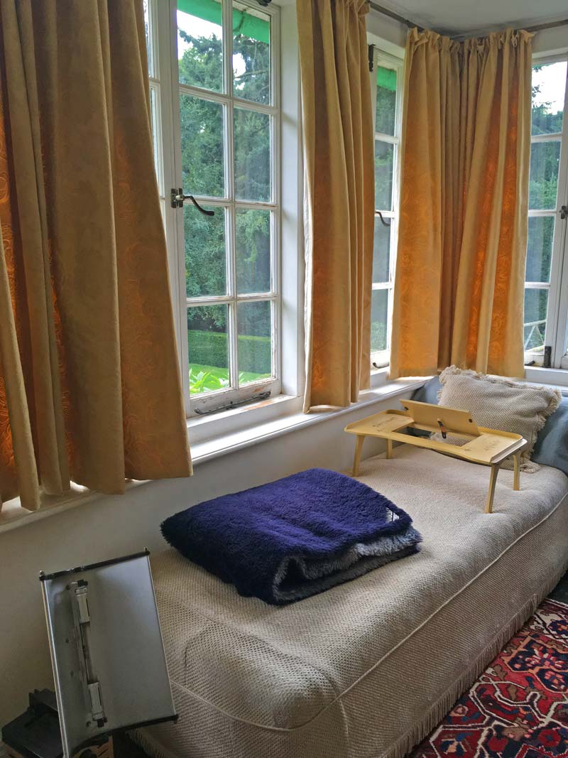 Nuffield Place Sun Room Bed
