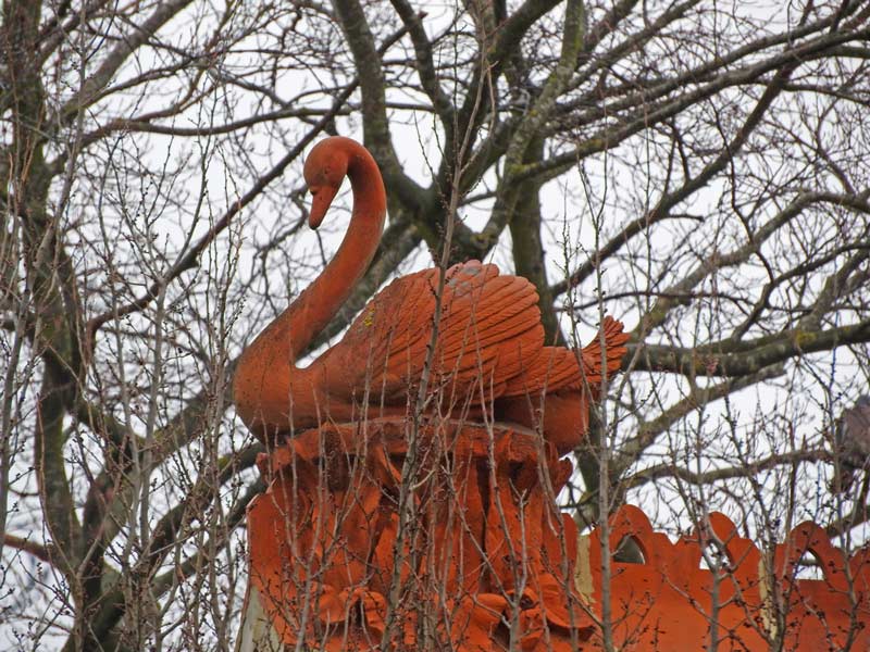 Terracotta Rooftop Finial Swan