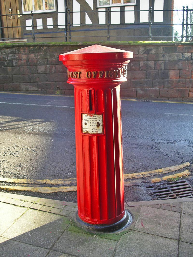 Warwick fluted post box