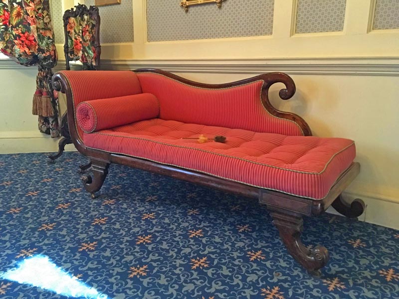 Hughenden-Manor-Sofa