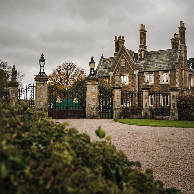 Shaw-Farm-Gate-Lodge