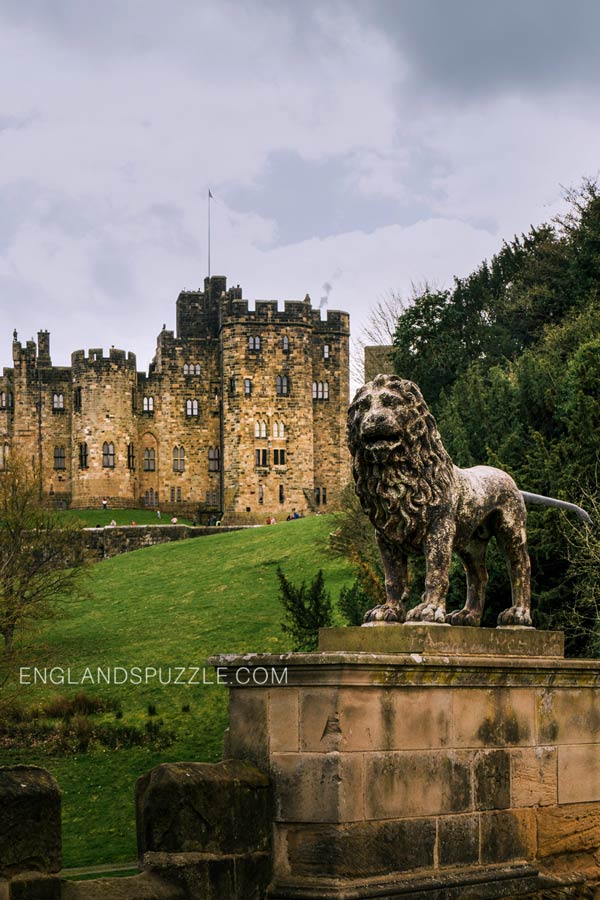 Alnwick Castle, Lion Bridge