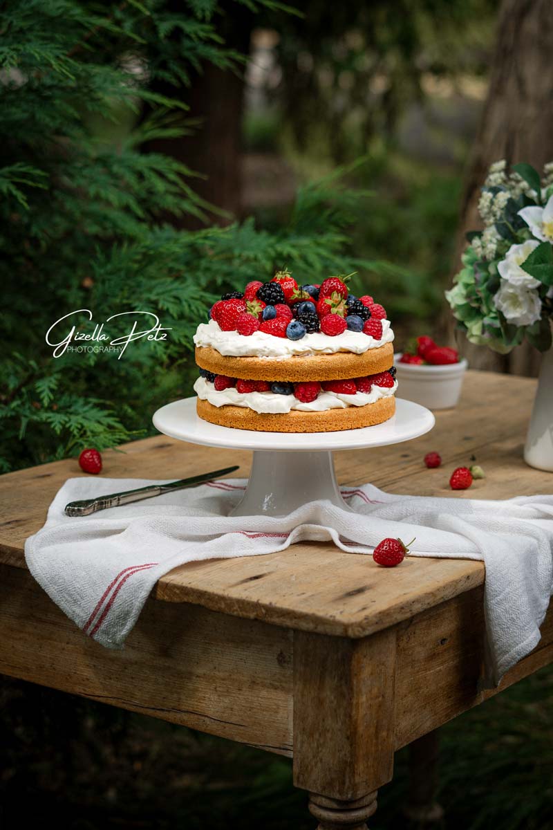 light berry cake