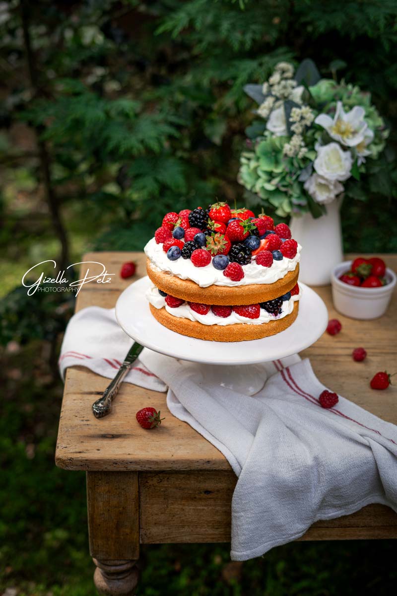 summer berry cake 