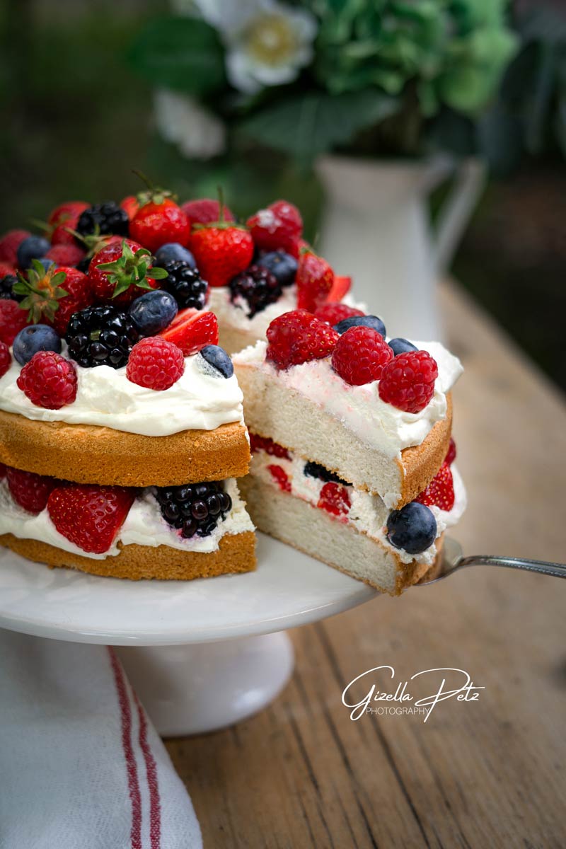 light berry cake